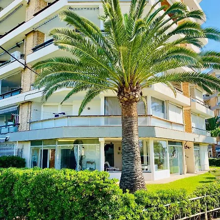 Piso Delante De La Playa Con 2